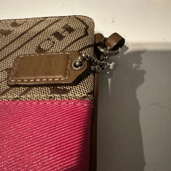 Coach wristlet used good condition - Picture 2 of 5